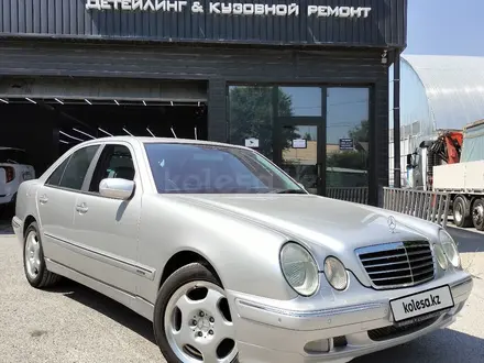 Mercedes-Benz E 320 2000 года за 7 500 000 тг. в Шымкент – фото 2