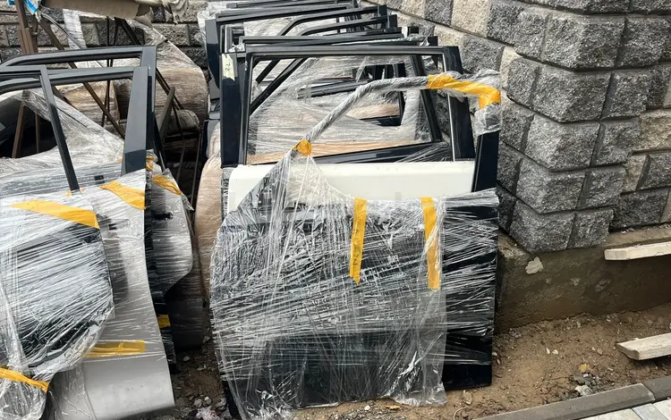 Двери передние за 3 000 тг. в Алматы