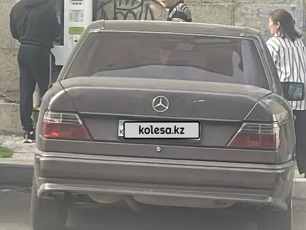 Mercedes-Benz E 230 1991 года за 1 590 000 тг. в Алматы – фото 3