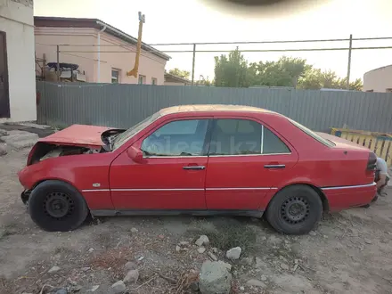 Mercedes-Benz C 180 1994 года за 700 000 тг. в Кызылорда – фото 2