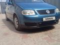 Volkswagen Touran 2003 года за 3 500 000 тг. в Мерке – фото 2