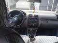 Volkswagen Touran 2003 года за 3 500 000 тг. в Мерке – фото 5