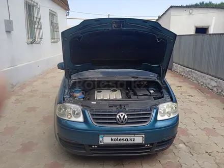 Volkswagen Touran 2003 года за 3 500 000 тг. в Мерке – фото 6