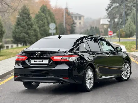 Toyota Camry 2019 года за 14 500 000 тг. в Алматы – фото 5