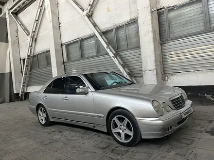 Mercedes-Benz E 320 2000 года за 3 700 000 тг. в Шымкент – фото 5