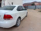 Volkswagen Polo 2014 года за 3 200 000 тг. в Кульсары – фото 2