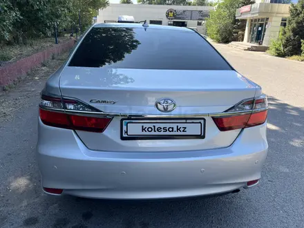 Toyota Camry 2017 года за 11 500 000 тг. в Павлодар – фото 2