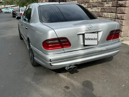 Mercedes-Benz E 320 1996 года за 2 700 000 тг. в Алматы – фото 5