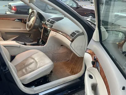 Mercedes-Benz E 320 2001 года за 2 500 000 тг. в Астана – фото 6