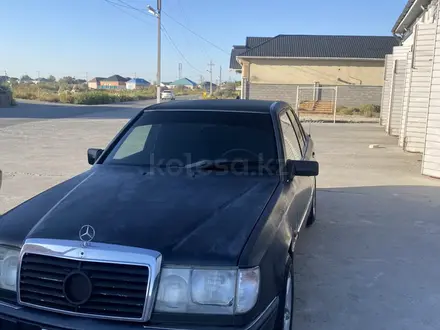 Mercedes-Benz E 200 1991 года за 800 000 тг. в Шиели – фото 3