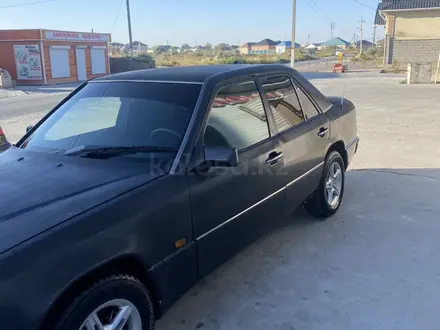 Mercedes-Benz E 200 1991 года за 800 000 тг. в Шиели – фото 4