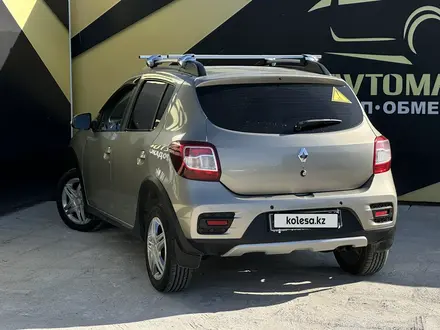 Renault Sandero Stepway 2015 года за 3 700 000 тг. в Атырау – фото 4