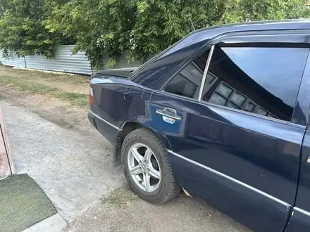 Mercedes-Benz E 230 1991 года за 1 500 000 тг. в Караганда – фото 5