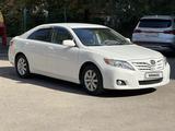 Toyota Camry 2011 года за 6 200 000 тг. в Алматы – фото 2