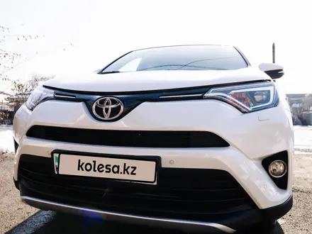 Toyota RAV4 2018 года за 14 500 000 тг. в Алматы – фото 11