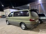 Hyundai Starex 2001 года за 1 800 000 тг. в Шымкент – фото 3