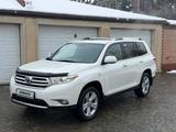Toyota Highlander 2011 года за 12 700 000 тг. в Алматы – фото 2