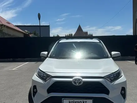 Toyota RAV4 2022 года за 13 500 000 тг. в Шымкент