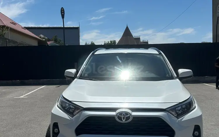 Toyota RAV4 2022 года за 13 500 000 тг. в Шымкент