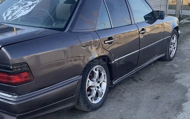 Mercedes-Benz E 230 1992 года за 1 500 000 тг. в Талдыкорган