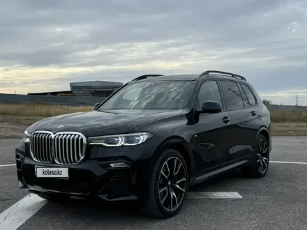 BMW X7 2022 года за 54 500 000 тг. в Астана