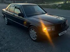 Mercedes-Benz 190, 1990