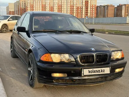 BMW 318 2001 года за 2 650 000 тг. в Астана