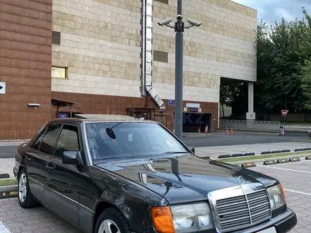 Mercedes-Benz E 230 1992 года за 2 100 000 тг. в Шелек – фото 3