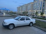 Mercedes-Benz E 220 1993 года за 2 300 000 тг. в Астана – фото 2