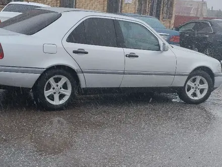 Mercedes-Benz C 180 1994 года за 1 700 000 тг. в Астана – фото 5