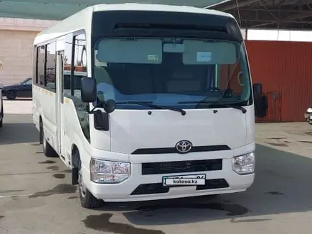 Toyota  Coaster 2018 года за 23 000 000 тг. в Атырау – фото 2