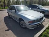 BMW 528 1998 года за 3 300 000 тг. в Алматы