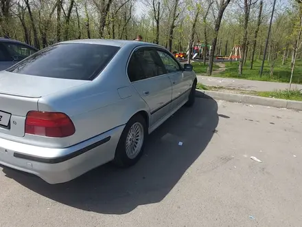 BMW 528 1998 года за 3 300 000 тг. в Алматы – фото 2