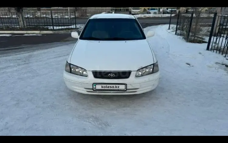 Toyota Camry 2000 года за 3 200 000 тг. в Алматы