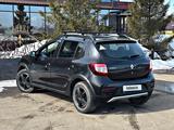 Renault Sandero Stepway 2015 года за 3 700 000 тг. в Уральск – фото 2
