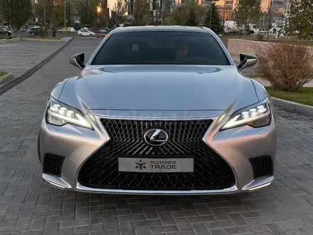 Lexus LS 500 2022 года за 52 500 000 тг. в Алматы – фото 3