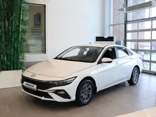 Hyundai Elantra Smart