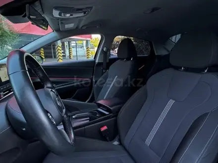 Hyundai Elantra 2021 года за 8 500 000 тг. в Семей – фото 27