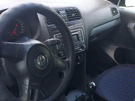 Volkswagen Polo 2014 года за 2 750 000 тг. в Алматы – фото 2