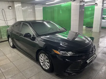 Toyota Camry 2020 года за 9 500 000 тг. в Астана – фото 2