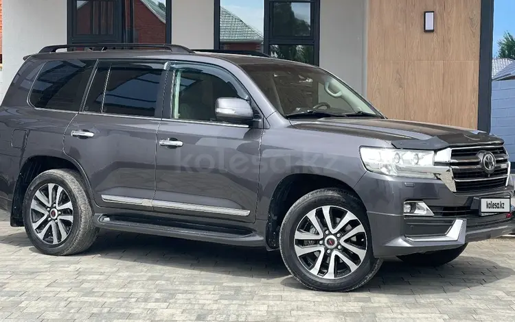 Toyota Land Cruiser 2019 года за 33 000 000 тг. в Актобе