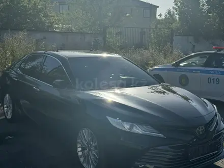 Toyota Camry 2019 года за 14 300 000 тг. в Караганда – фото 6