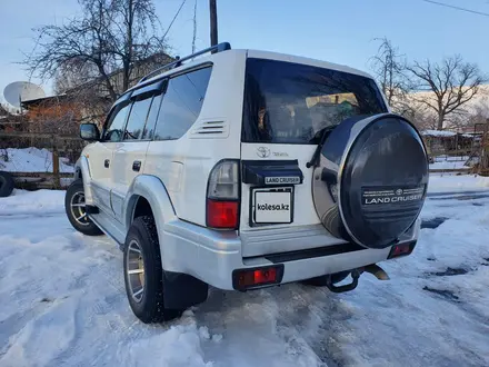 Toyota Land Cruiser Prado 2001 года за 7 300 000 тг. в Алматы – фото 2