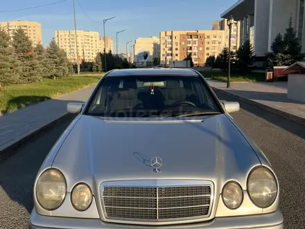 Mercedes-Benz E 320 1998 года за 3 600 000 тг. в Алматы – фото 2