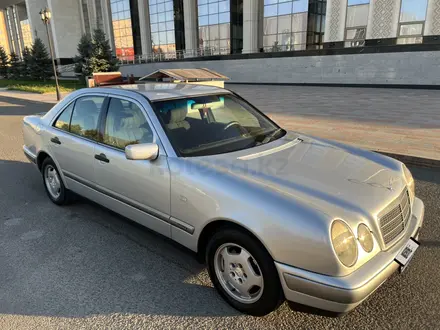 Mercedes-Benz E 320 1998 года за 3 600 000 тг. в Алматы – фото 5
