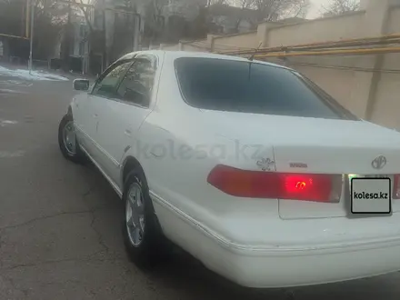 Toyota Camry 2001 года за 3 150 000 тг. в Алматы – фото 3