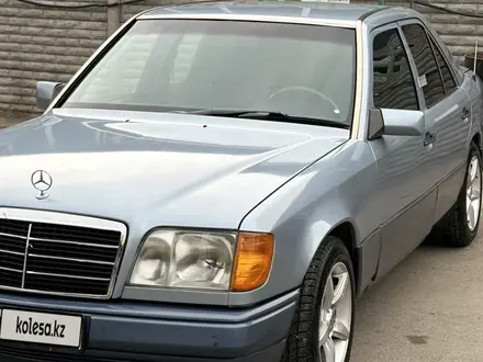 Mercedes-Benz E 220 1993 года за 1 800 000 тг. в Тараз