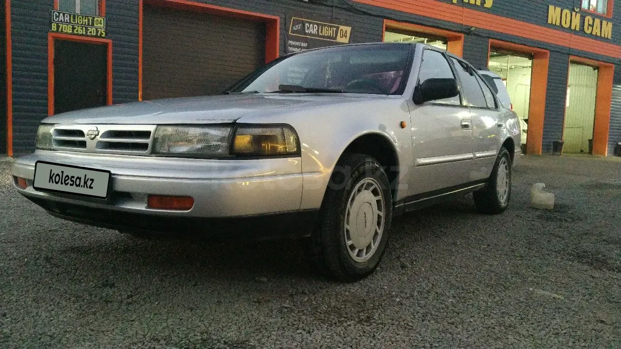Nissan Maxima, 1989