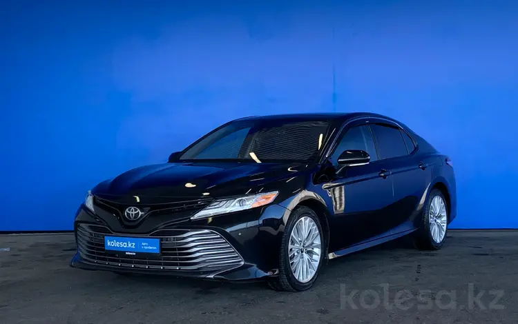 Toyota Camry 2018 годаfor11 760 000 тг. в Шымкент