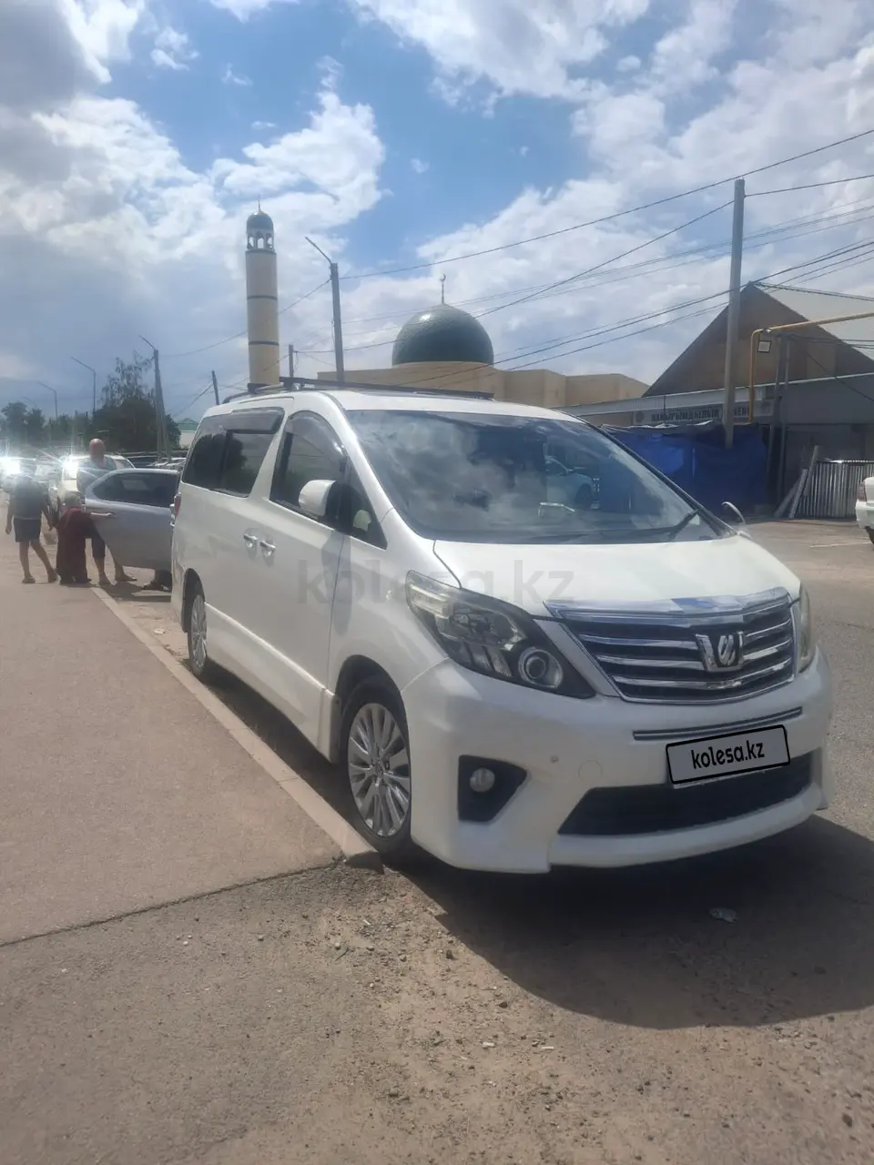 Toyota Alphard, 2012
